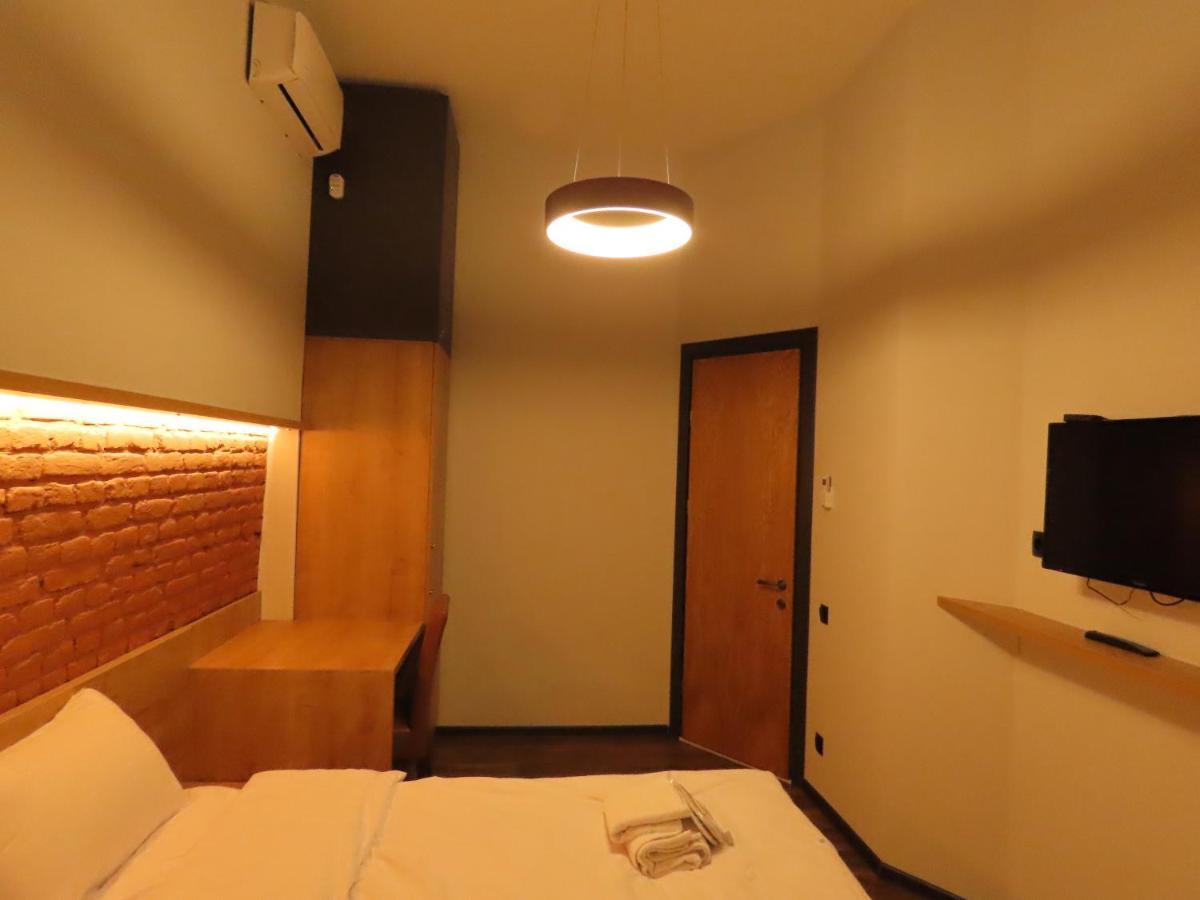 2Br Loft Apartment Near Liberty Square Tbilisi ภายนอก รูปภาพ