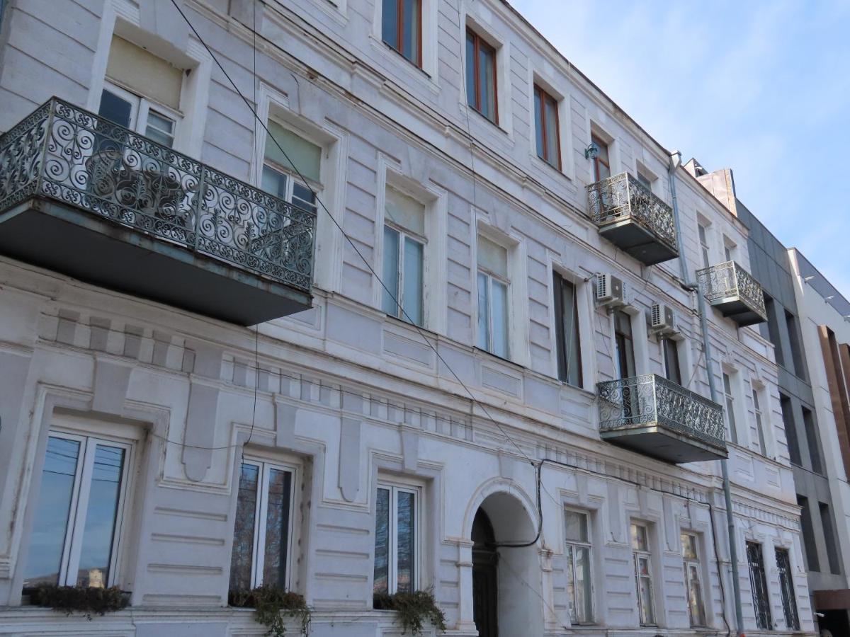 2Br Loft Apartment Near Liberty Square Tbilisi ภายนอก รูปภาพ